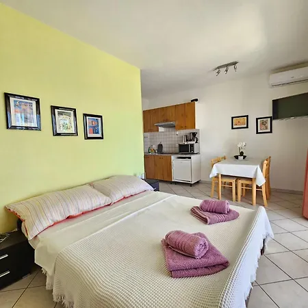 Apartamento Mit Terrasse By Interhome Novi Vinodolski