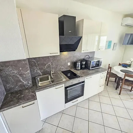 Apartamento Mit Terrasse By Interhome *