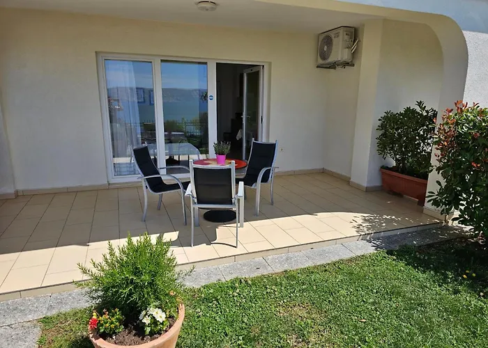 Mit Terrasse By Interhome *